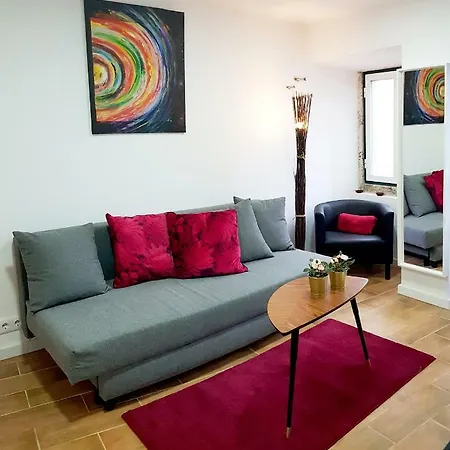 * 5 Star In Historic District * Walk 2 Alfama! Apartament *