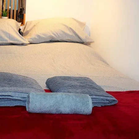 * 5 Star In Historic District * Walk 2 Alfama! * Lisbona